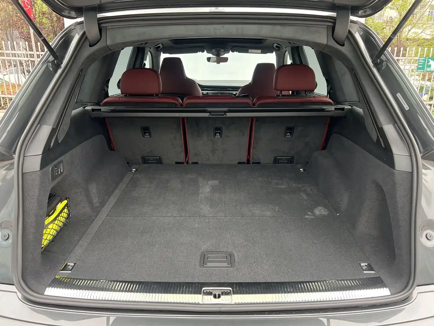 Audi SQ7 2024 4.0 TFSI фото 8