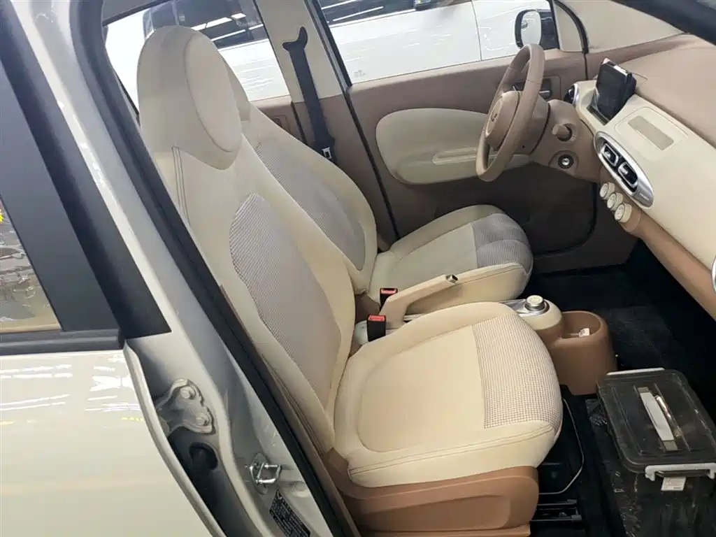 Wuling Motors Hongguang MINIEV 2026 2025 4-Door Advanced