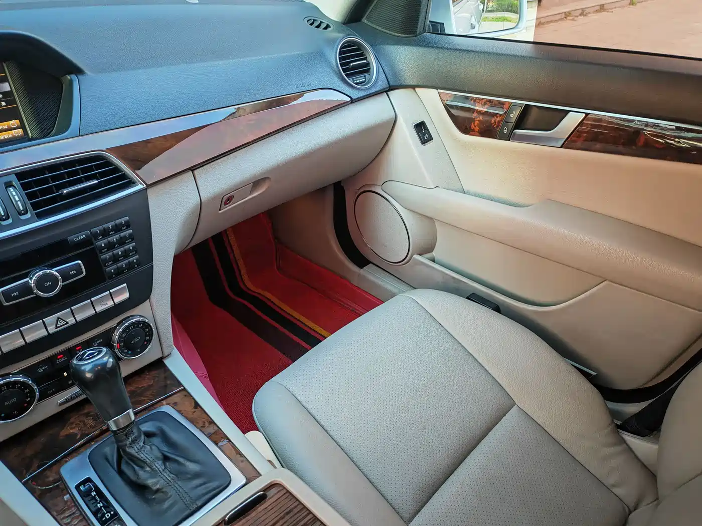 Mercedes-Benz C-Class 2013 C 260 CGI Elegance фото 12