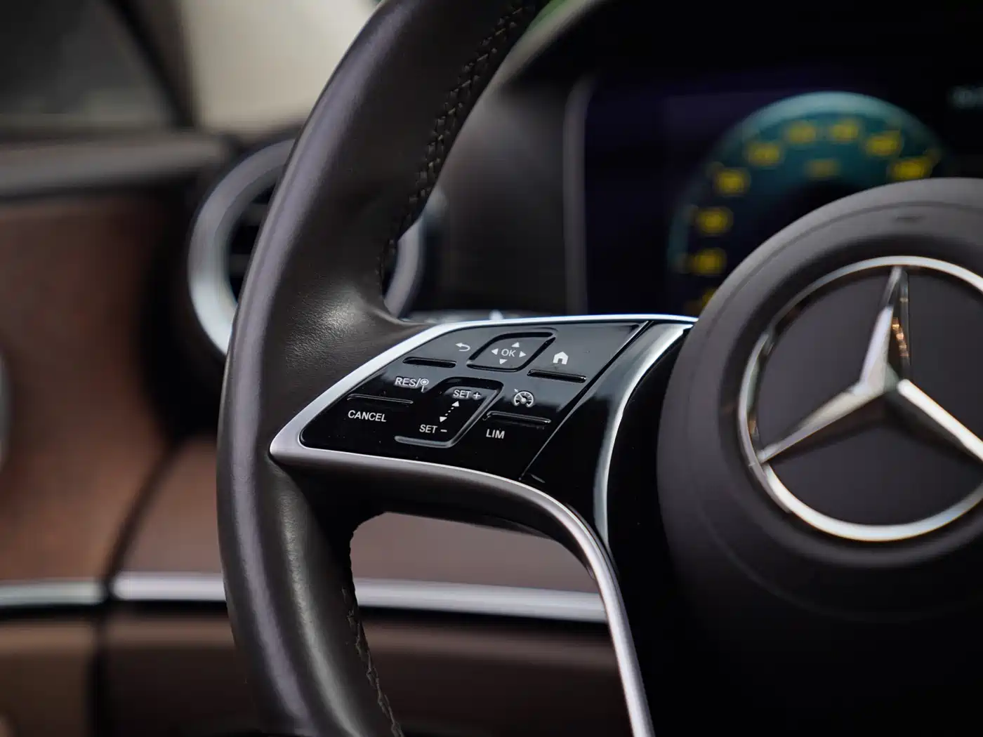 Mercedes-Benz E-Class 2023 E 300 L Fashion фото 9