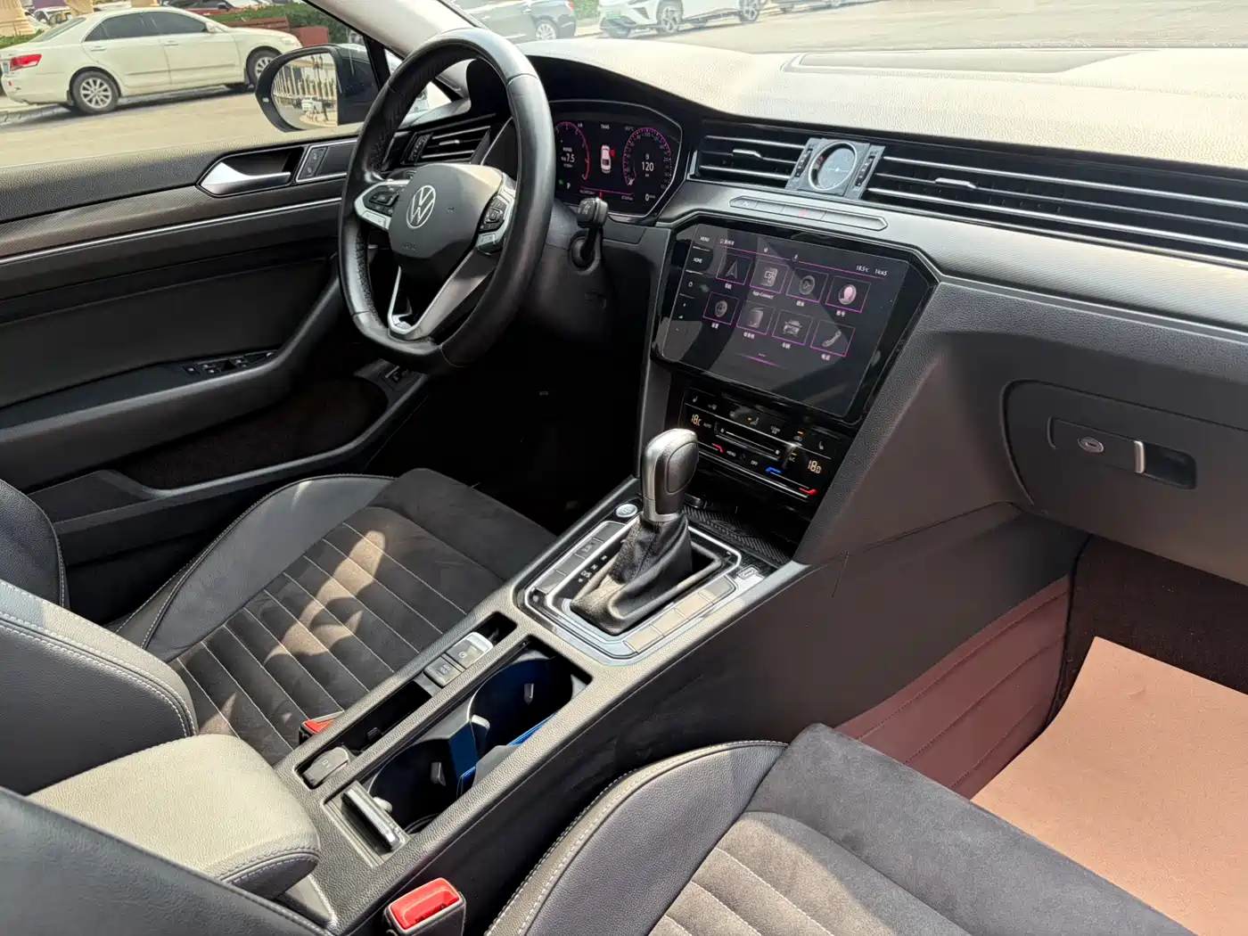 Volkswagen Magotan 2021 330TSI DSG 30th Anniversary Edition фото 12