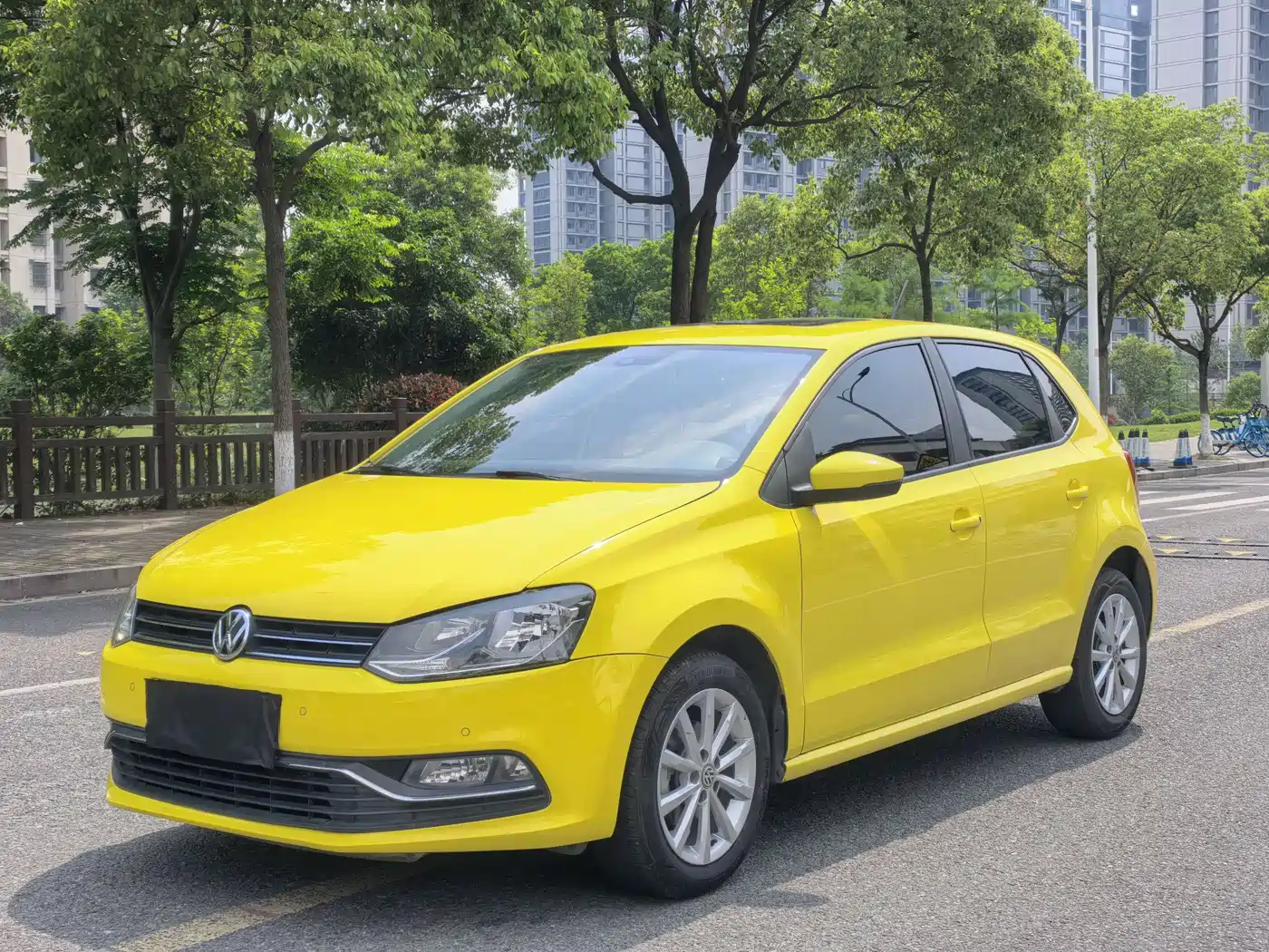 Volkswagen Polo 2014 1.6L Automatic Luxury Edition