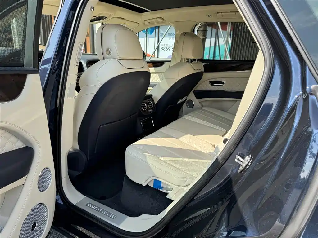 Bentley Bentayga 2021 4.0T V8 фото 9