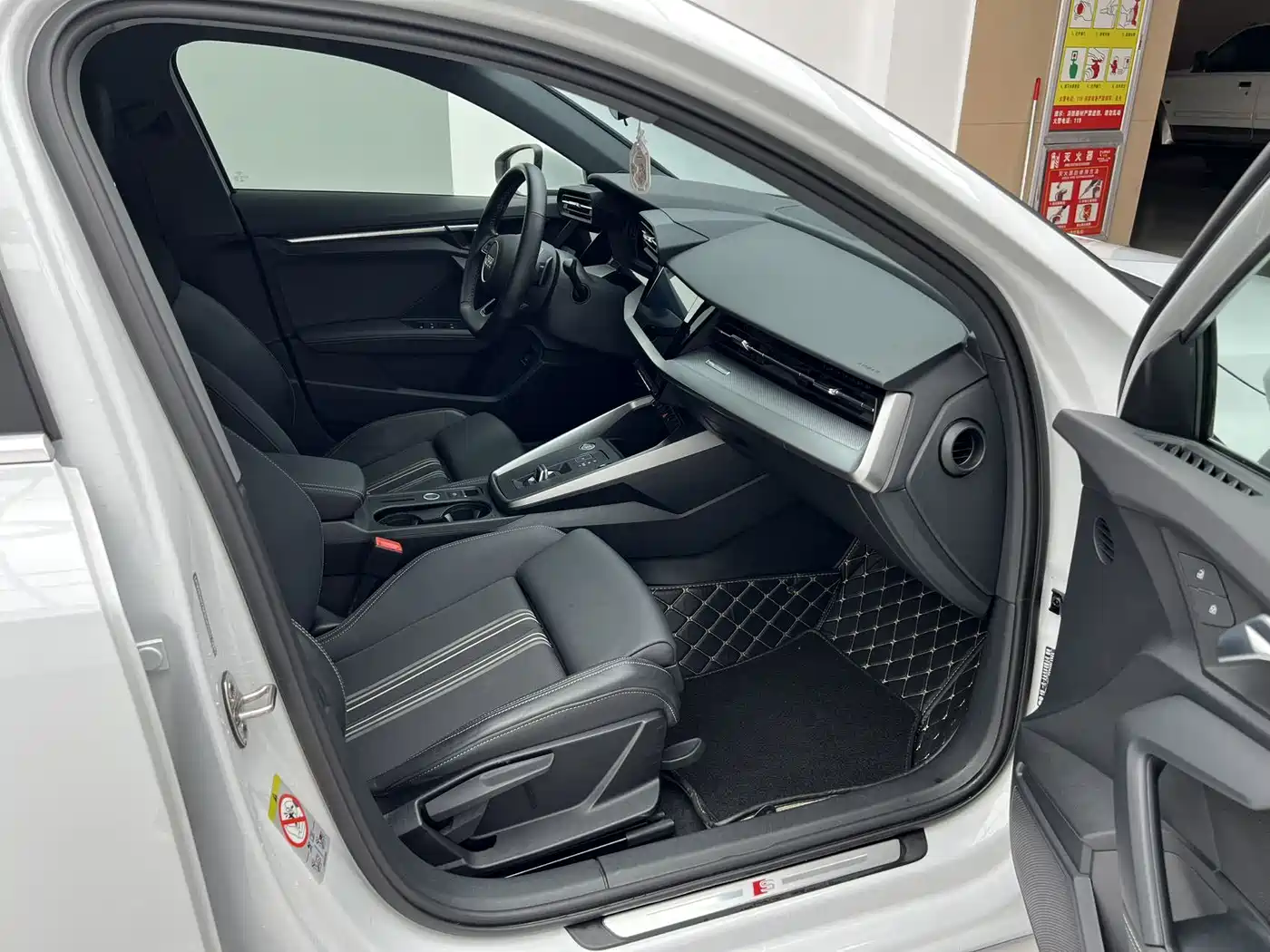 Audi A3 2023 Facelift Sportback 35 TFSI Fashion Sport фото 23