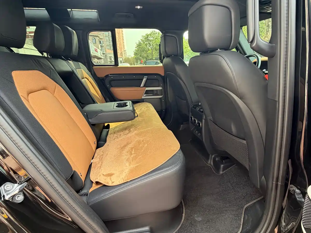 Land Rover Defender 2024 110 3.0T P400 X-DYNAMIC HSE фото 10
