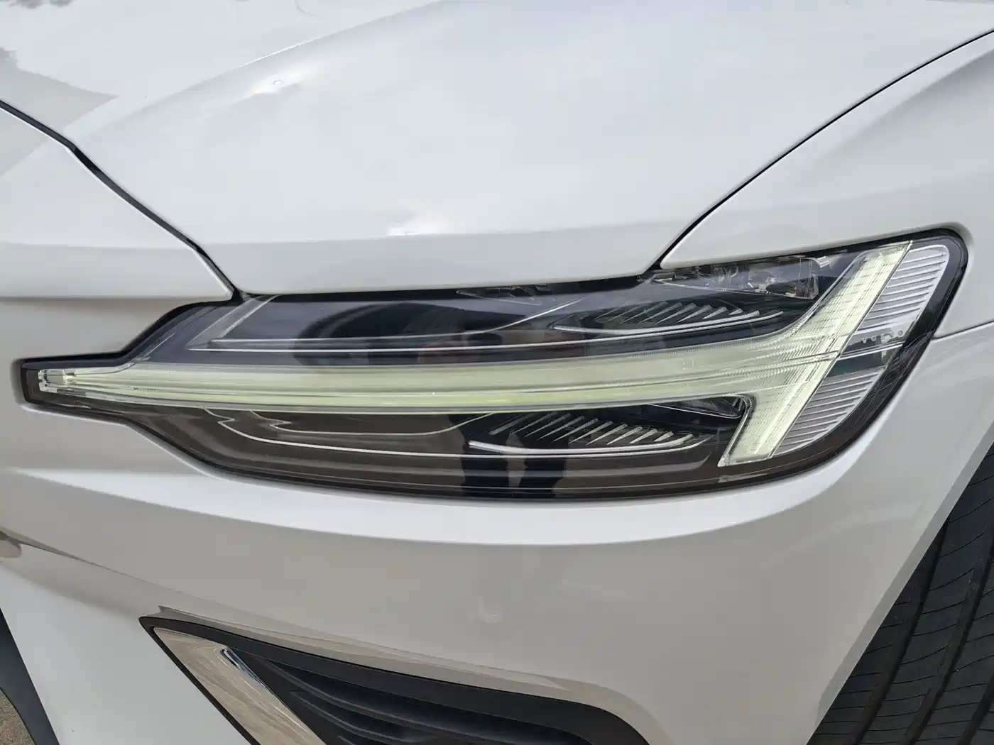 Фото 9 - Volvo S60