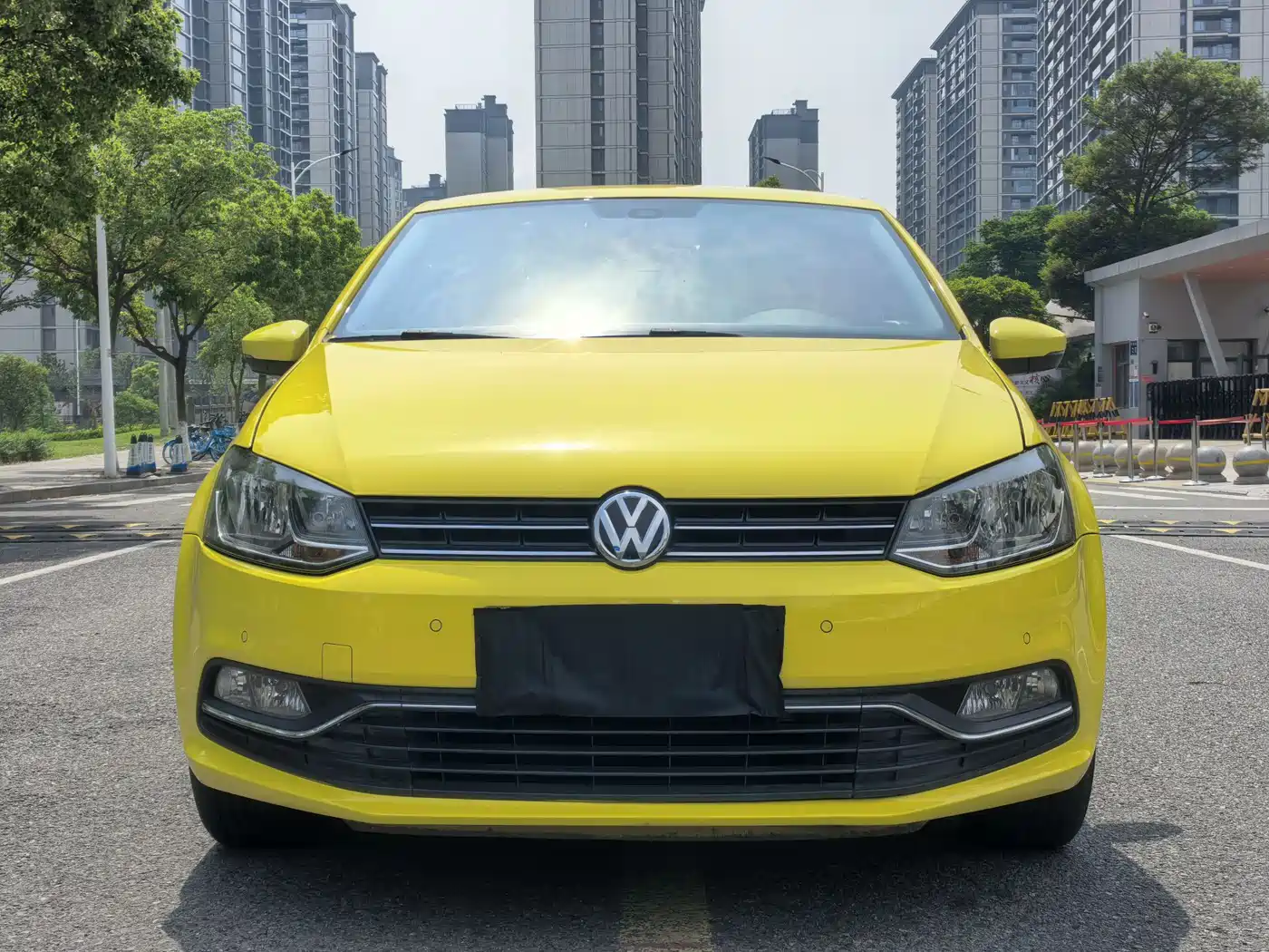 Volkswagen Polo 2014 1.6L Automatic Luxury Edition фото 3