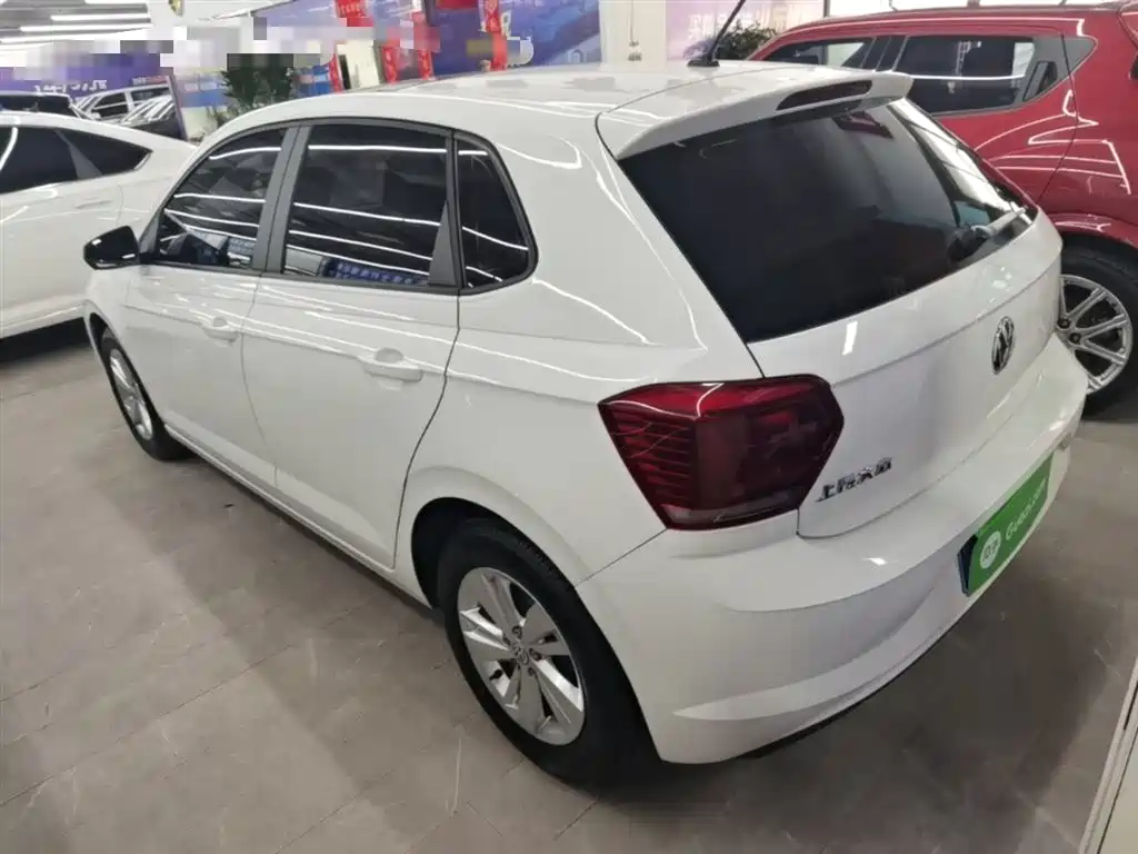Volkswagen Polo 2019 Plus 1.5L Automatic Panorama Enjoyment Edition фото 5