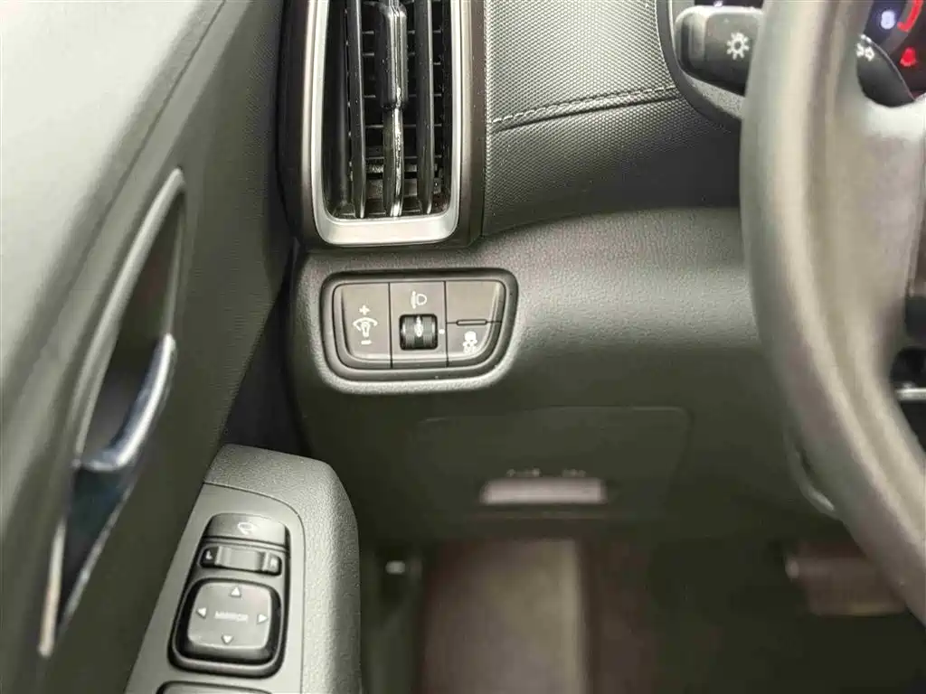 Hyundai Beijing Hyundai ix35 2019 2.0L Automatic 2WD Zhiyong·Smooth Enjoy China VI фото 31