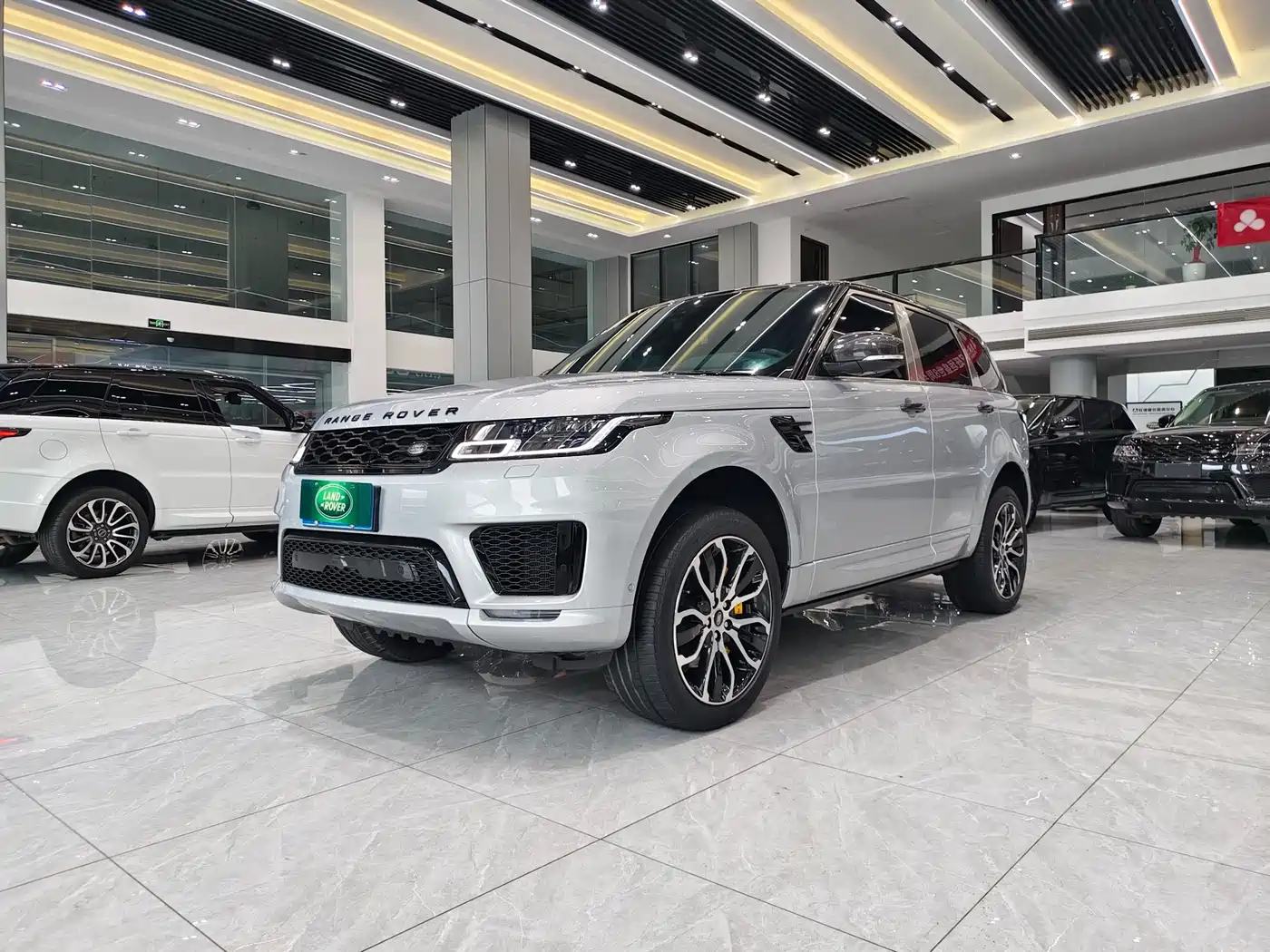 Land Rover Range Rover Sport 2022 3.0 L6 Gloss Black Edition