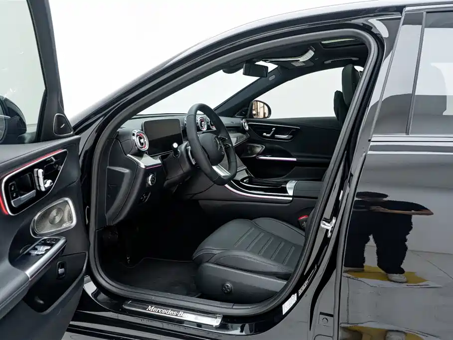 Mercedes-Benz C-Class 2024 Facelift III C 260 L Night Sport Edition фото 10