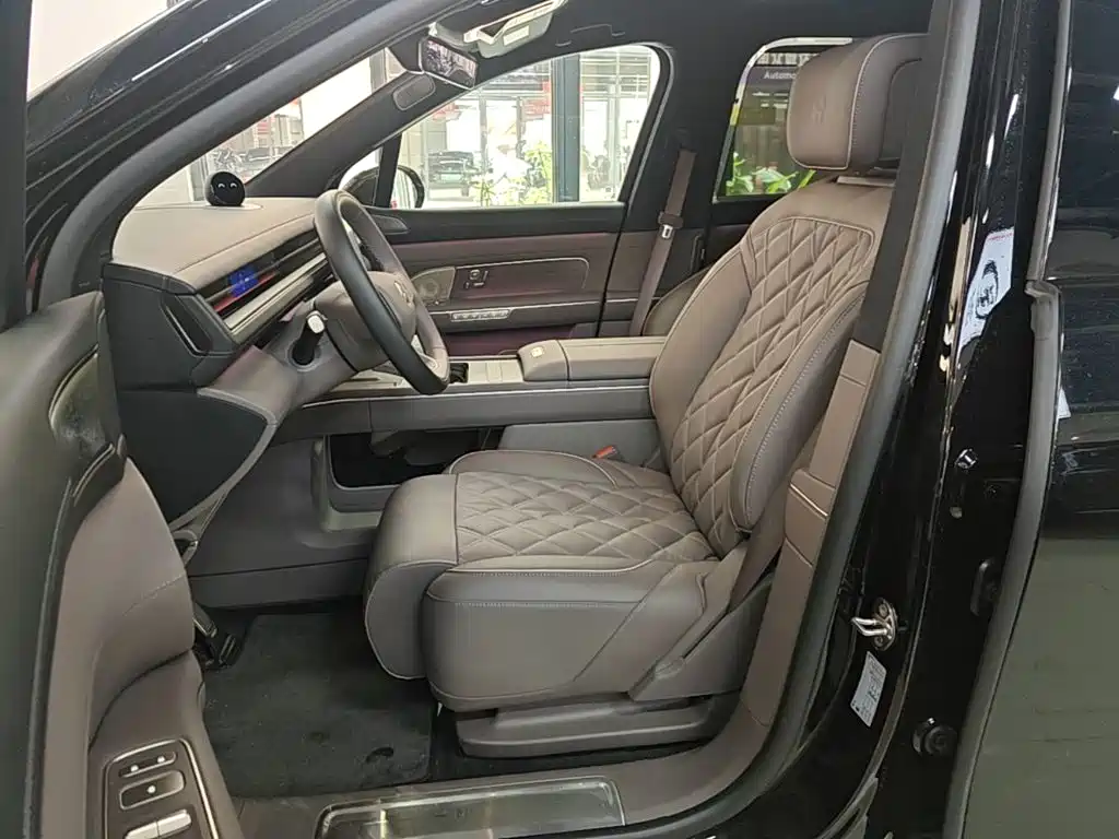 NIO ES8 2026 2025 Model 6-Seat Executive Luxury Edition
