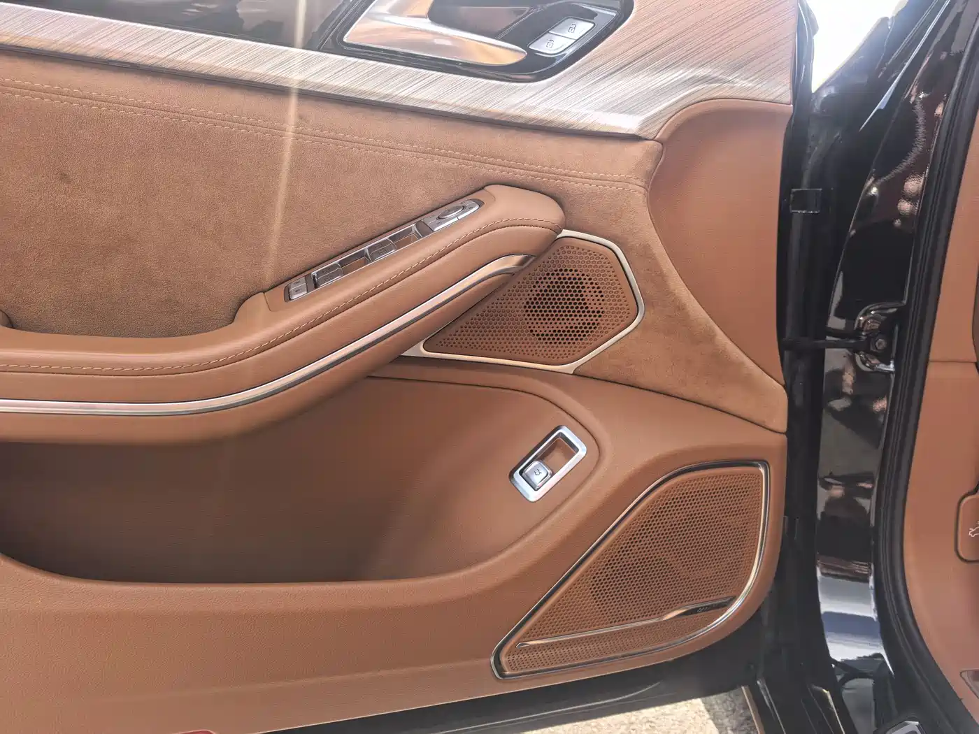 Hongqi H9 2020 2.0T Smart Connection Qi Chang Edition фото 13
