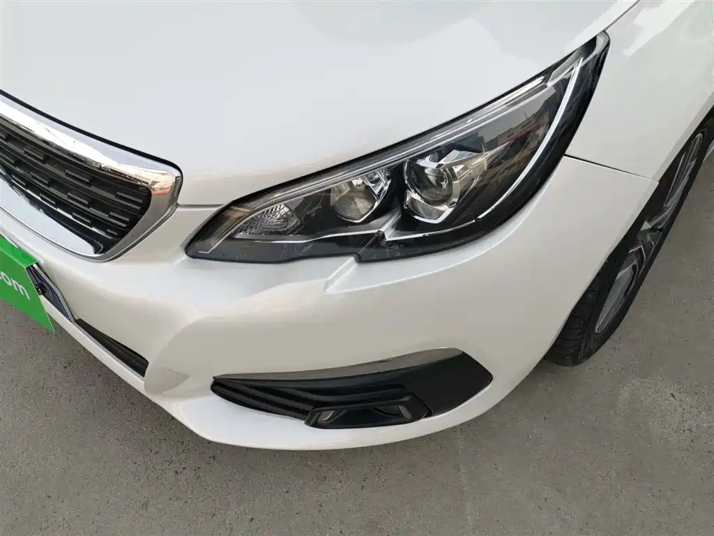 Peugeot 308 2016 1.6L Automatic Luxury фото 18