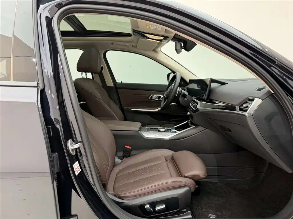 BMW 3 Series 2023 325Li M Sport Black Night Package фото 19
