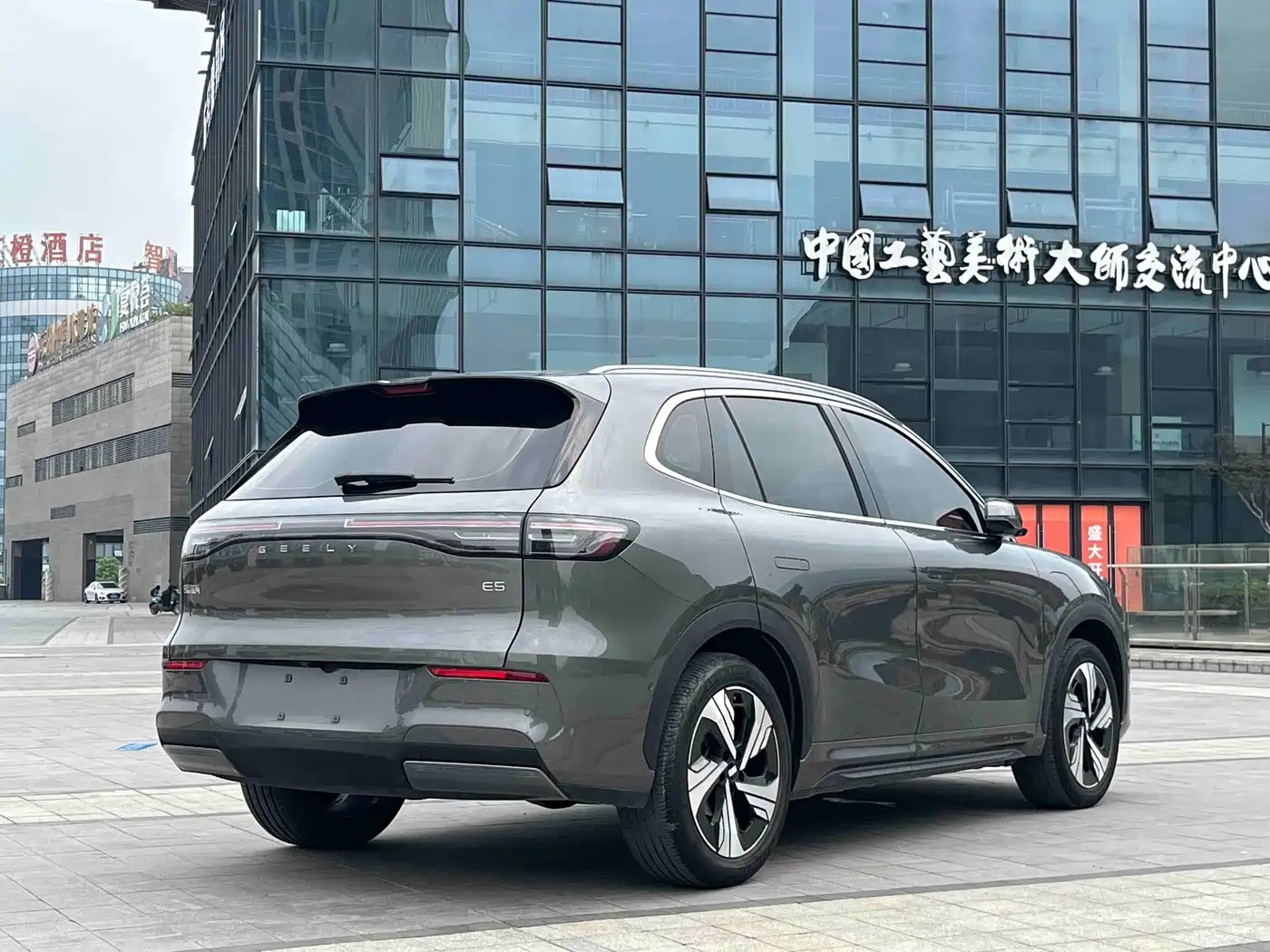 Geely Galaxy Galaxy E5 2024 530km Voyage Edition фото 9