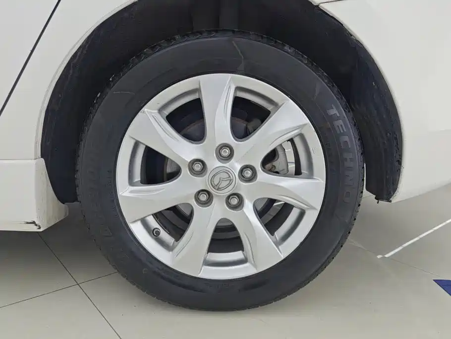 Mazda Mazda3 Axela 2014 2012 Hatchback 2.0L Automatic Luxury