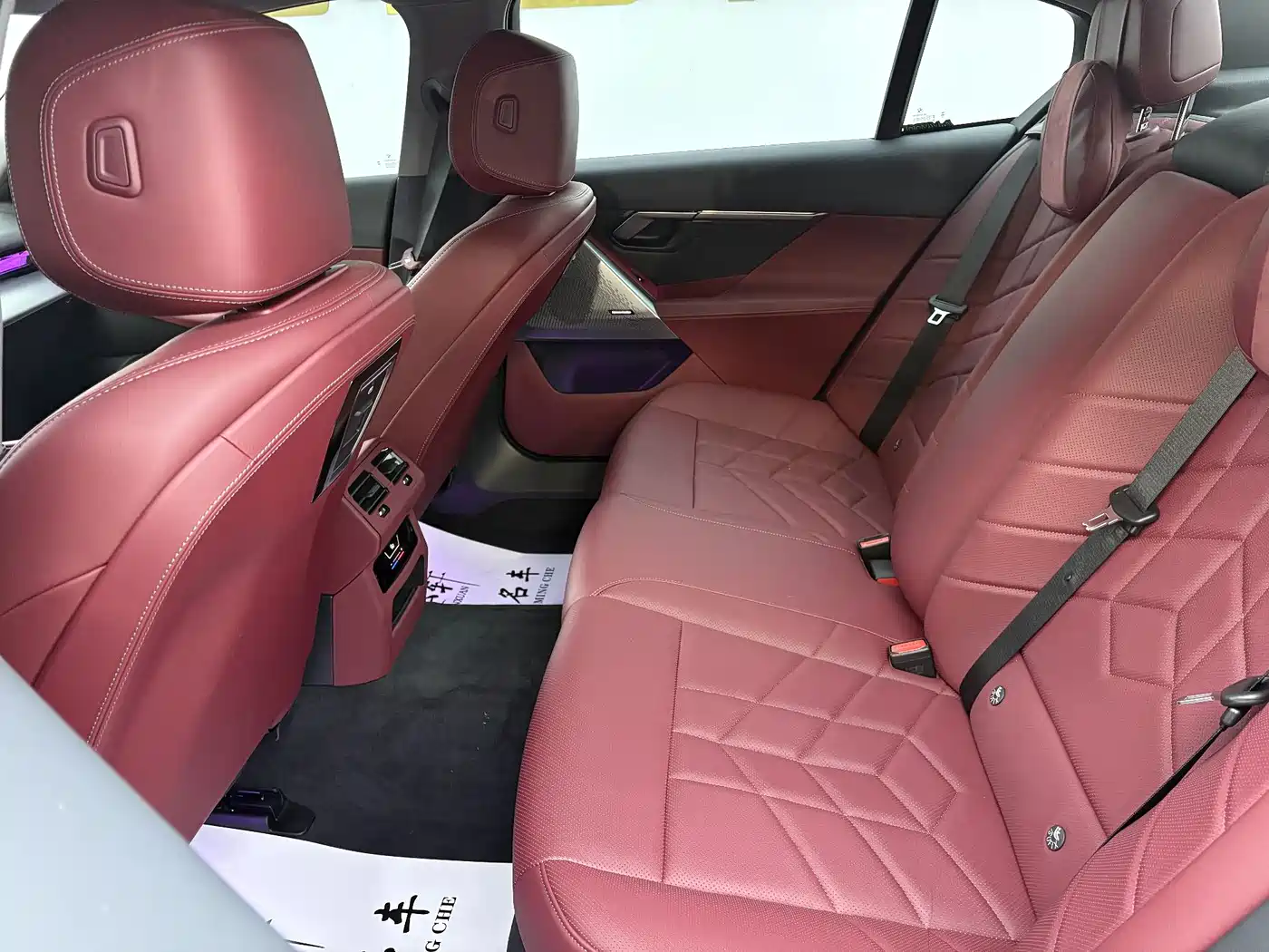 BMW 5 Series 2024 530Li Leading M Sport Package фото 9
