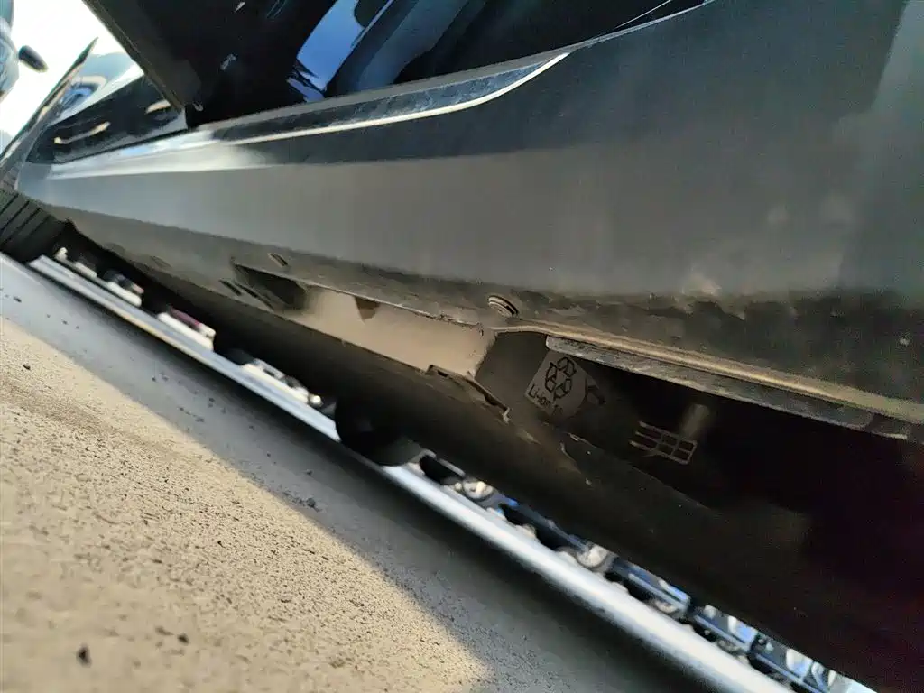 Hongqi E-QM5 2023 Facelift Basic Travel Edition фото 20