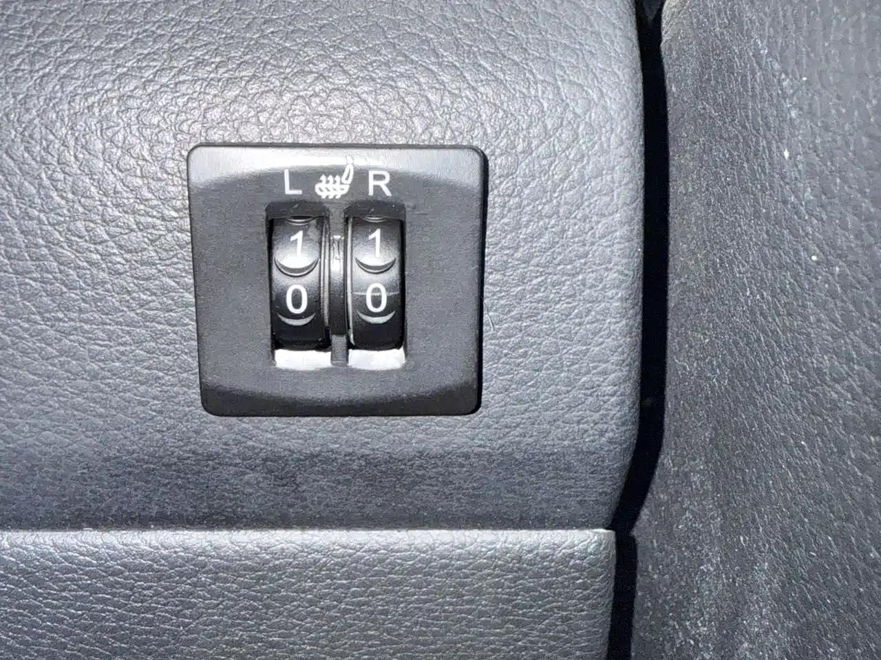 Kia KX1 2021 1.4L CVT Fun Sunroof Version фото 16