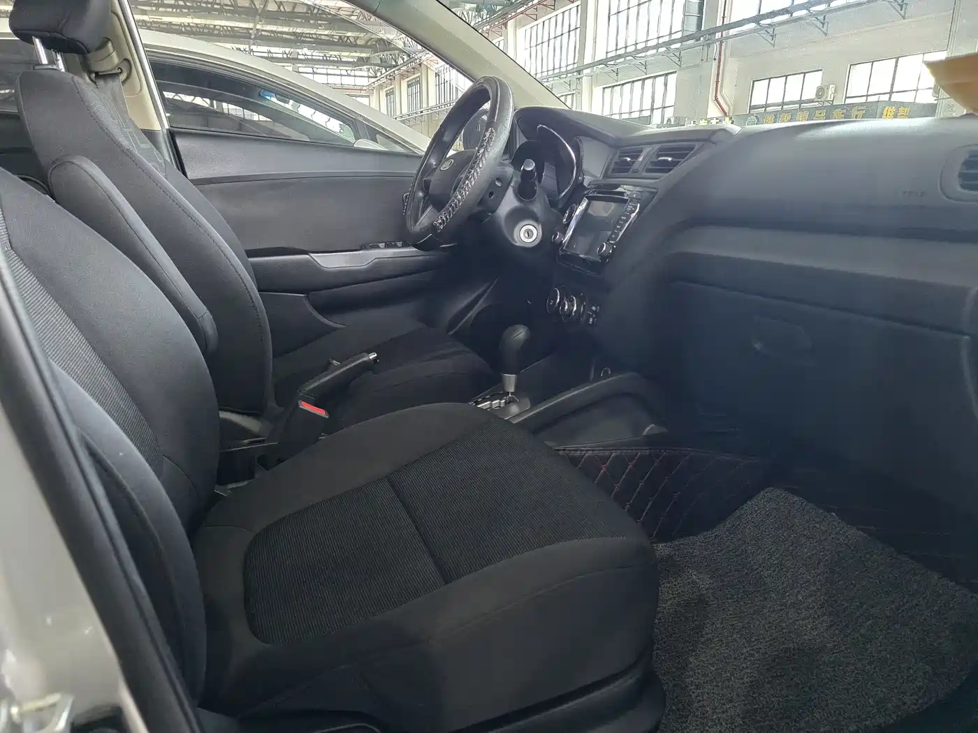 Kia K2 2011 Sedan 1.4L AT Premium ECO фото 11