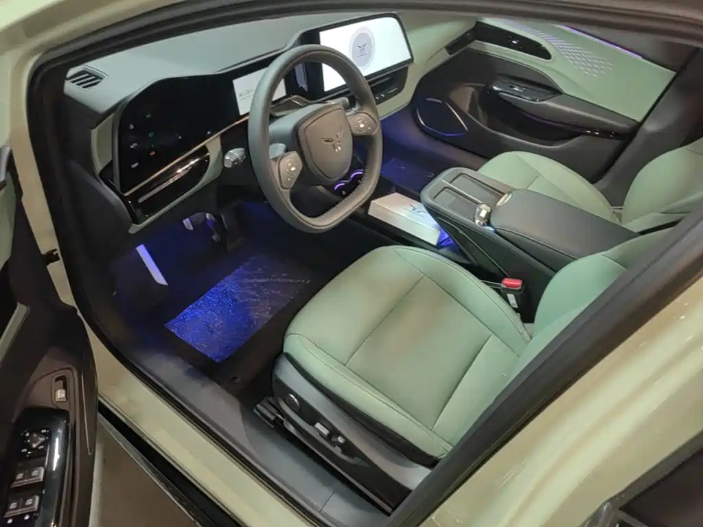 Hongqi EH7 2026 2025 690 Smart Selection Edition