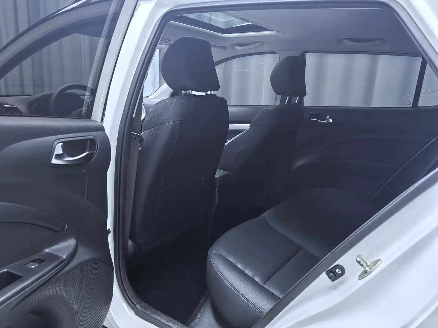 Kia KX1 2021 1.4L CVT Fun Sunroof Version фото 6