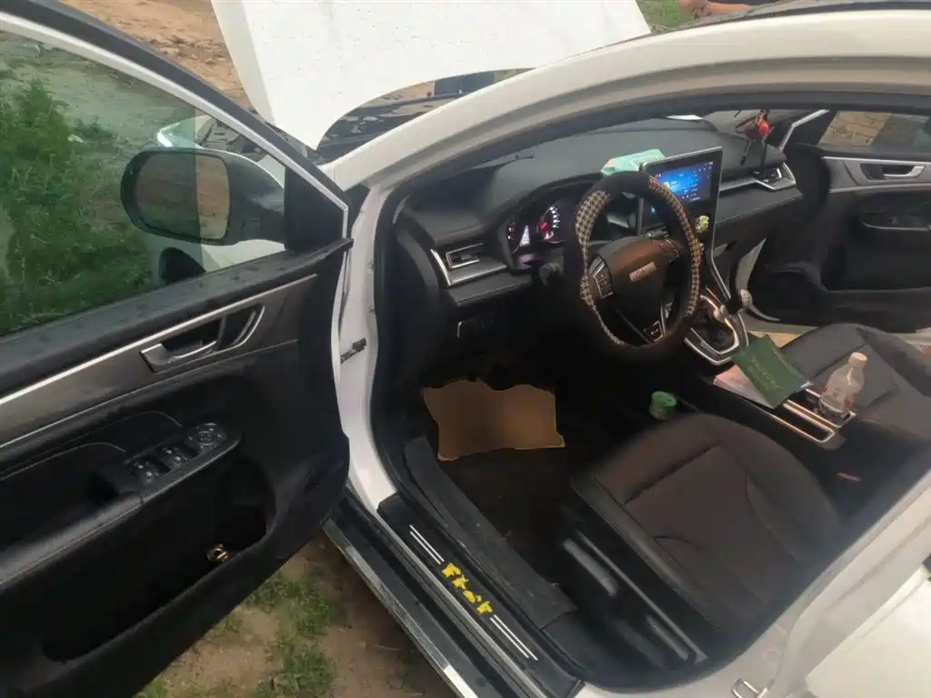Haval M6 2021 PLUS 1.5T Manual Luxury Smart Connect фото 13