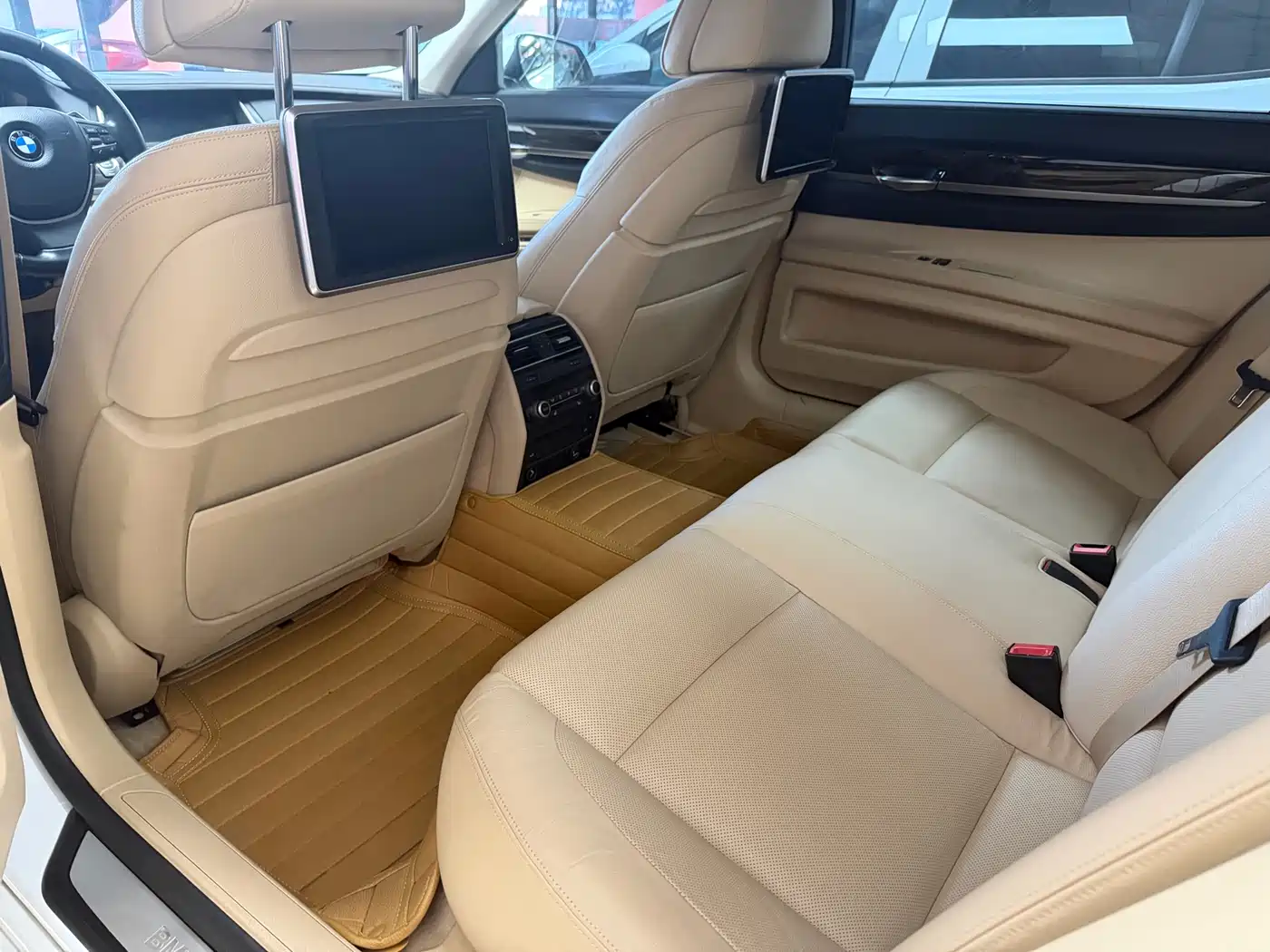 BMW 7 Series 2013 Model 740Li Leading фото 13