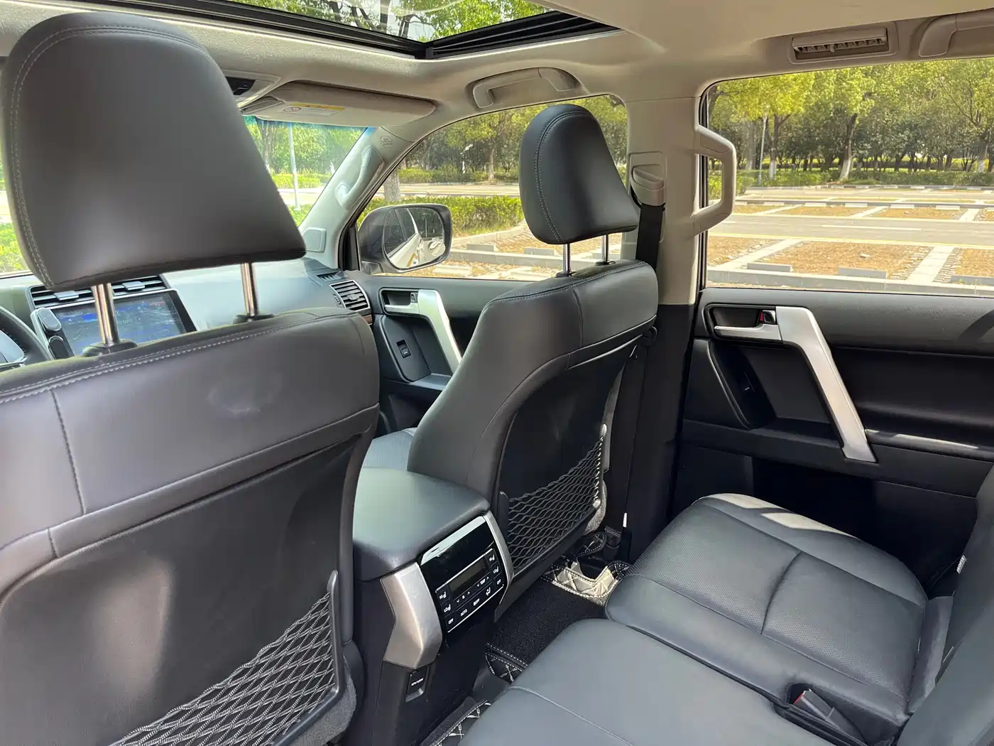 Toyota Prado 2018 3.5L Automatic TX-L Rear-mounted Spare Tire фото 6