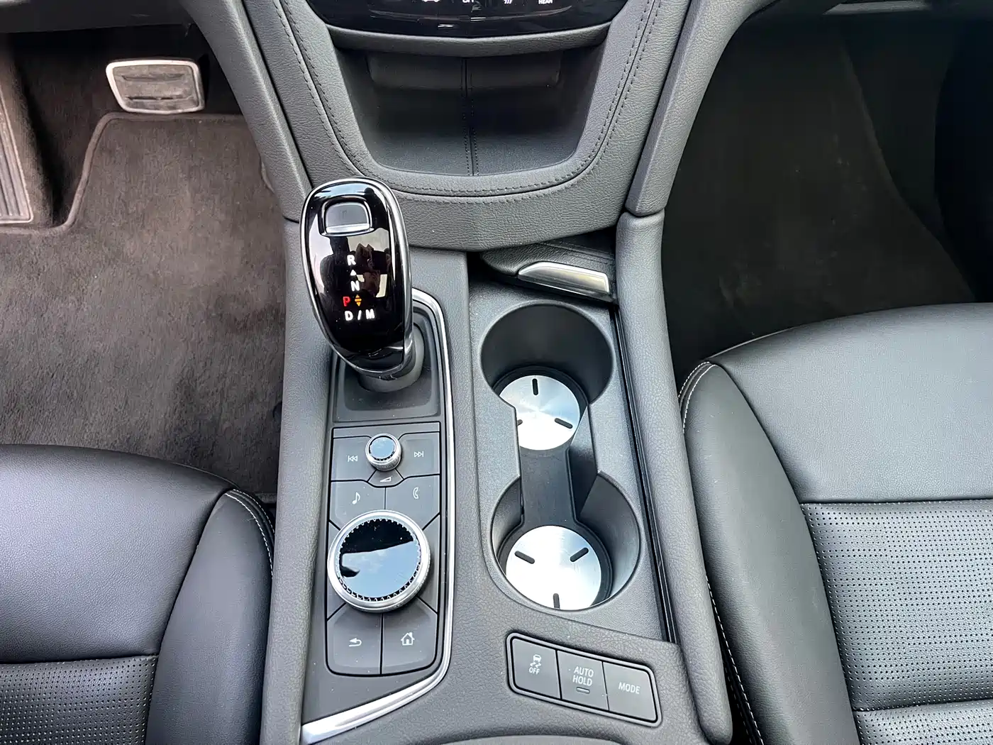 Cadillac XT6 2025 2.0T 6-Seater AWD Executive Black Label Edition фото 11