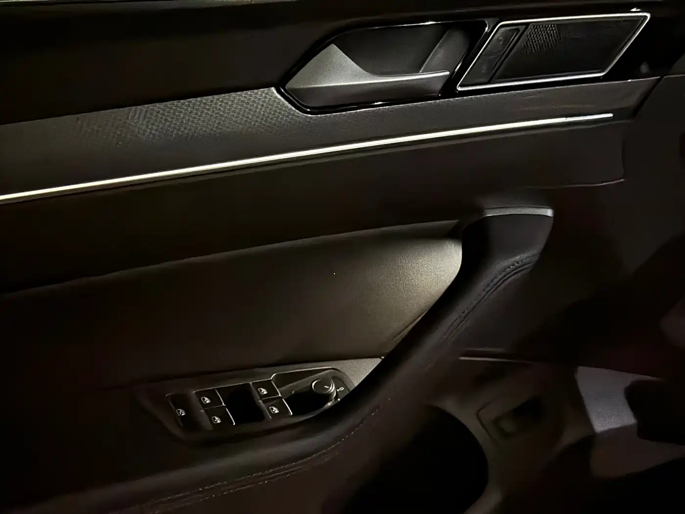 Volkswagen Weilan 2016 380TSI 4WD Explorer Edition фото 27