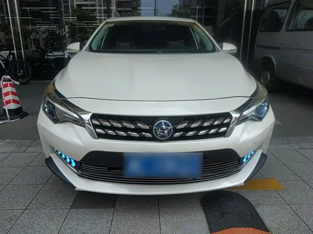 Venucia D60 2018 2018 1.6L CVT Smart Elite Edition