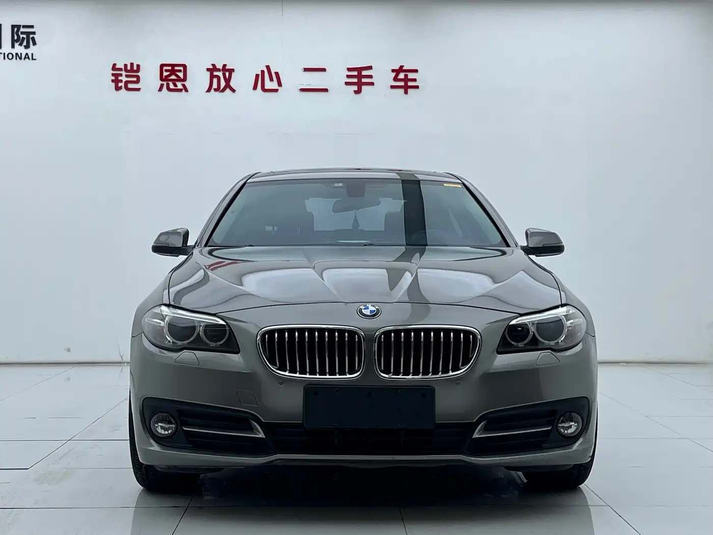 BMW 5 Series 2017 520Li Classic Edition фото 2
