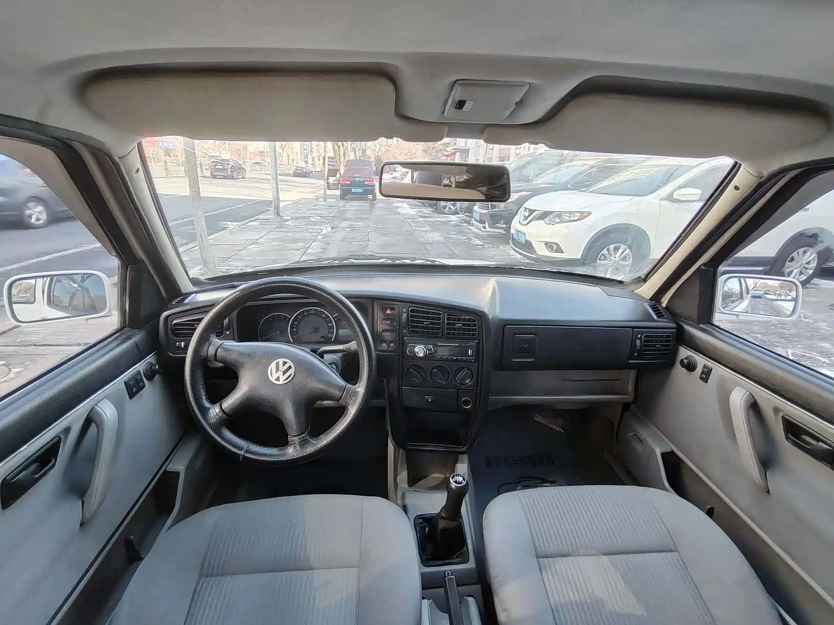 صورة 8 - Volkswagen Jetta