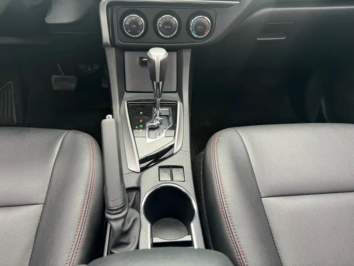 Toyota Corolla 2017 Facelift 1.2T S-CVT GL-i фото 11