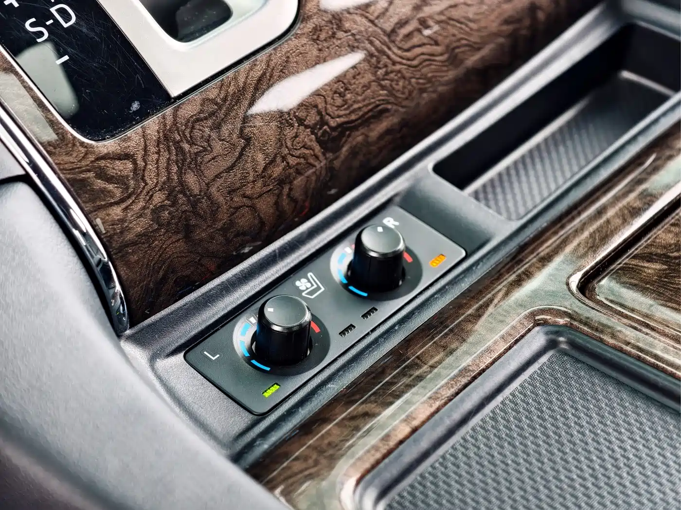 Toyota Vellfire 2021 Crown Hybrid 2.5L HV Supreme Edition фото 18