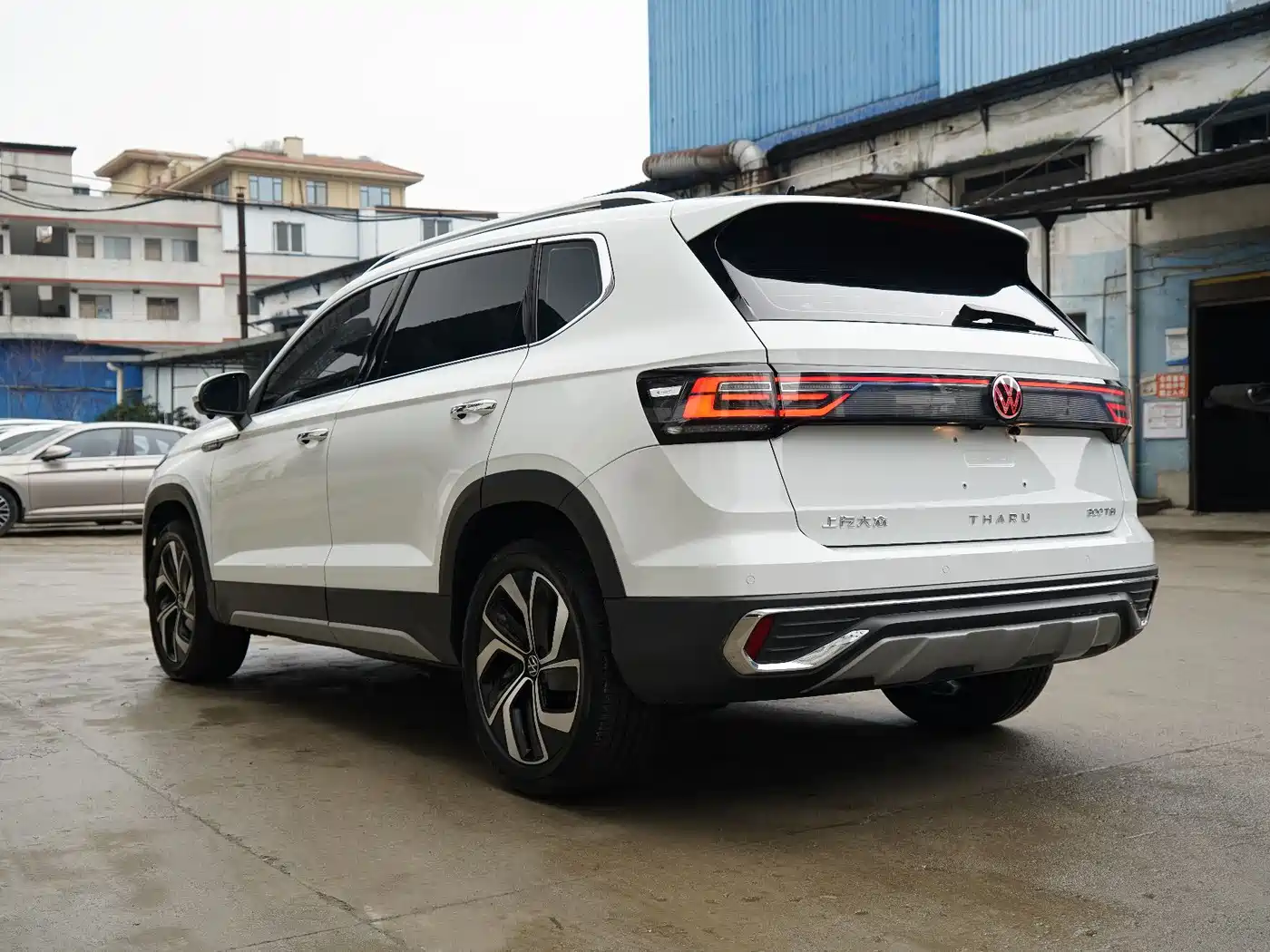Volkswagen Tharu 2024 300TSI 2WD Full Moon Edition фото 9
