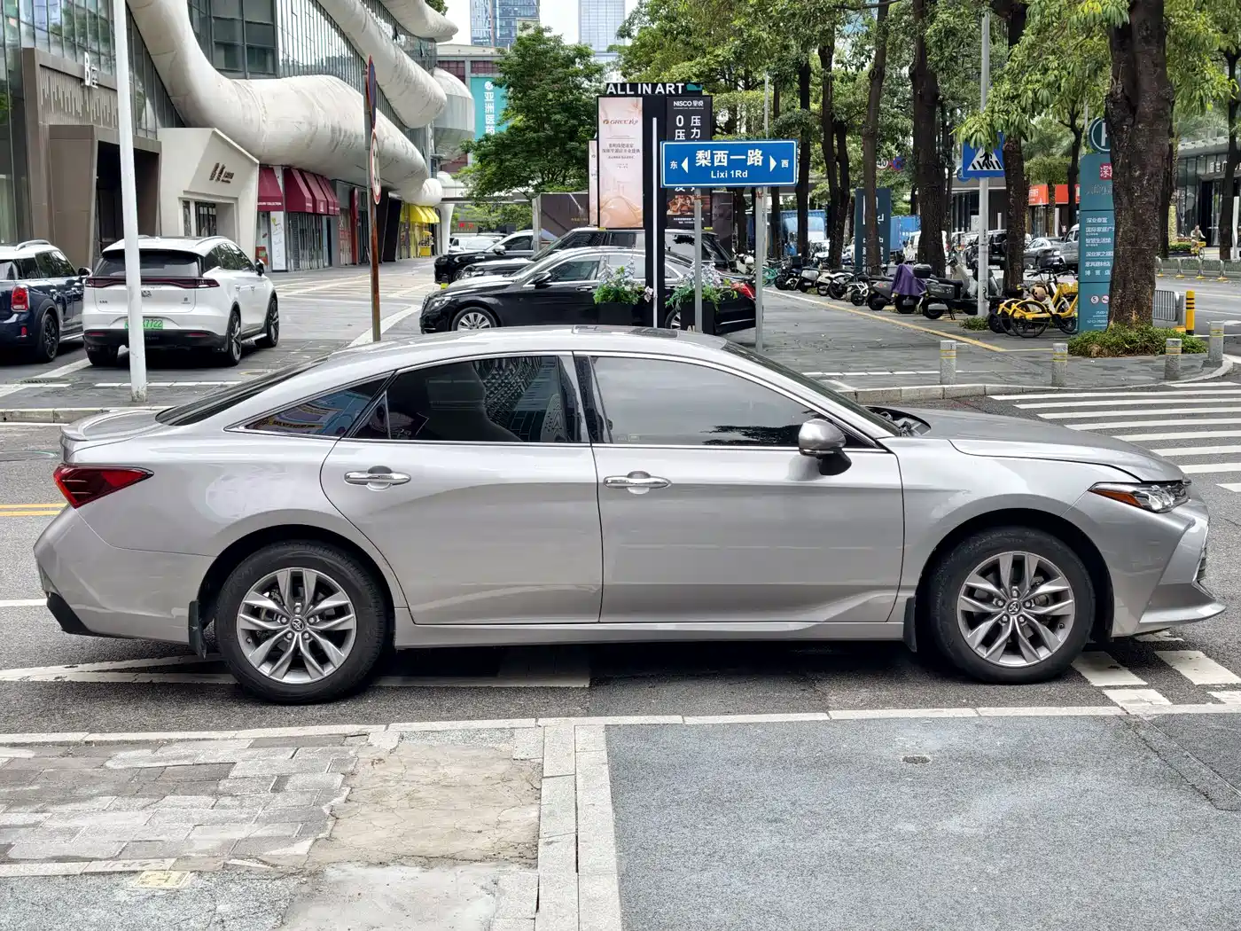 Toyota Avalon 2019 2.0L Luxury Edition (China VI) фото 5