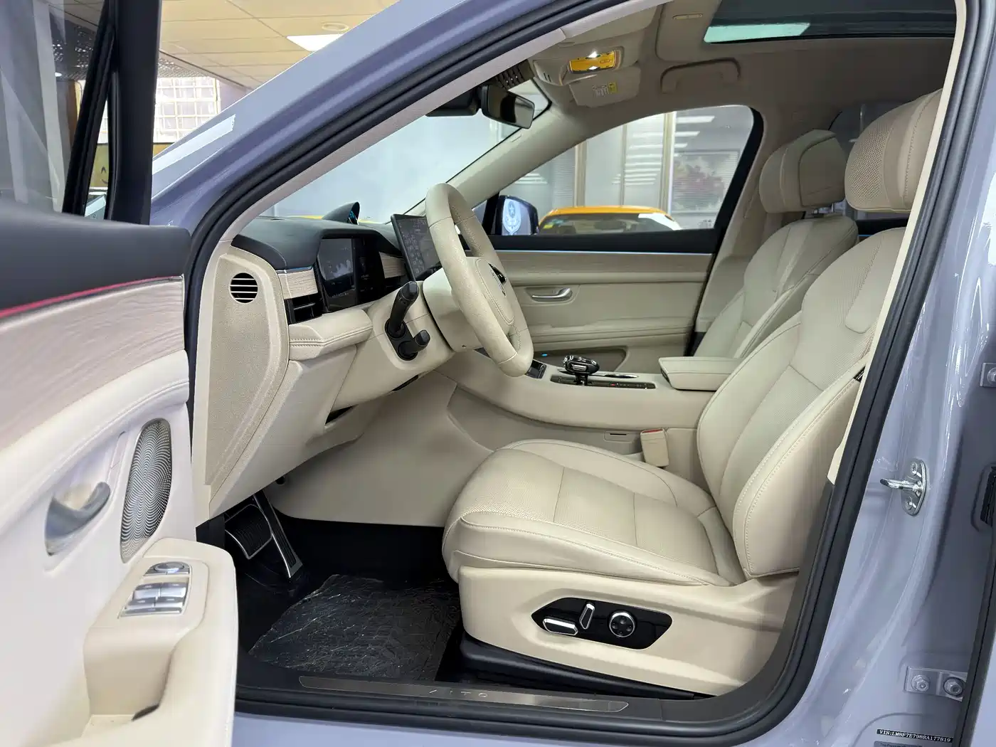 AITO Wenjie AITO M5 2024 Extended Range Max RS AWD Advanced Smart Driving Edition фото 9