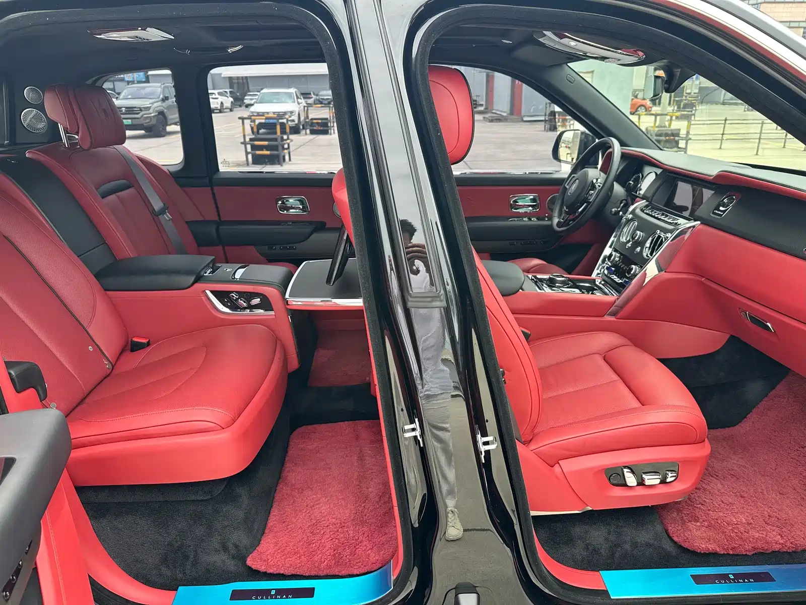 Фото 10 - Rolls-Royce Cullinan
