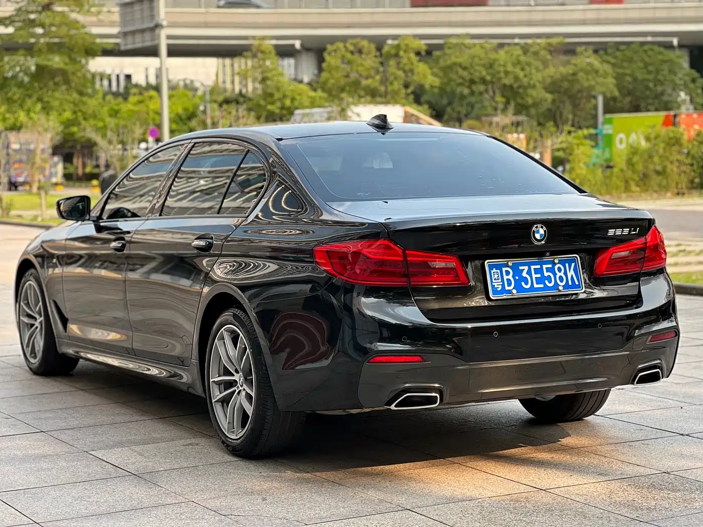 BMW 5 Series 2018 525Li M Sport Package фото 14