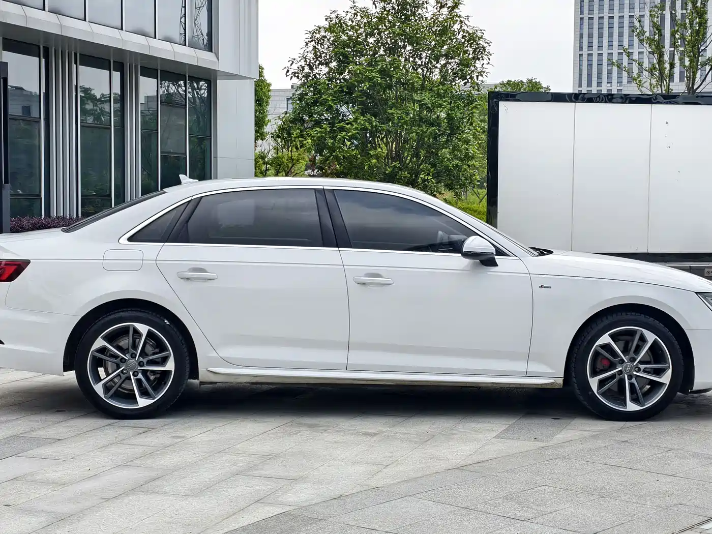 Audi A4L 2018 30th Anniversary 40 TFSI Fashion фото 4