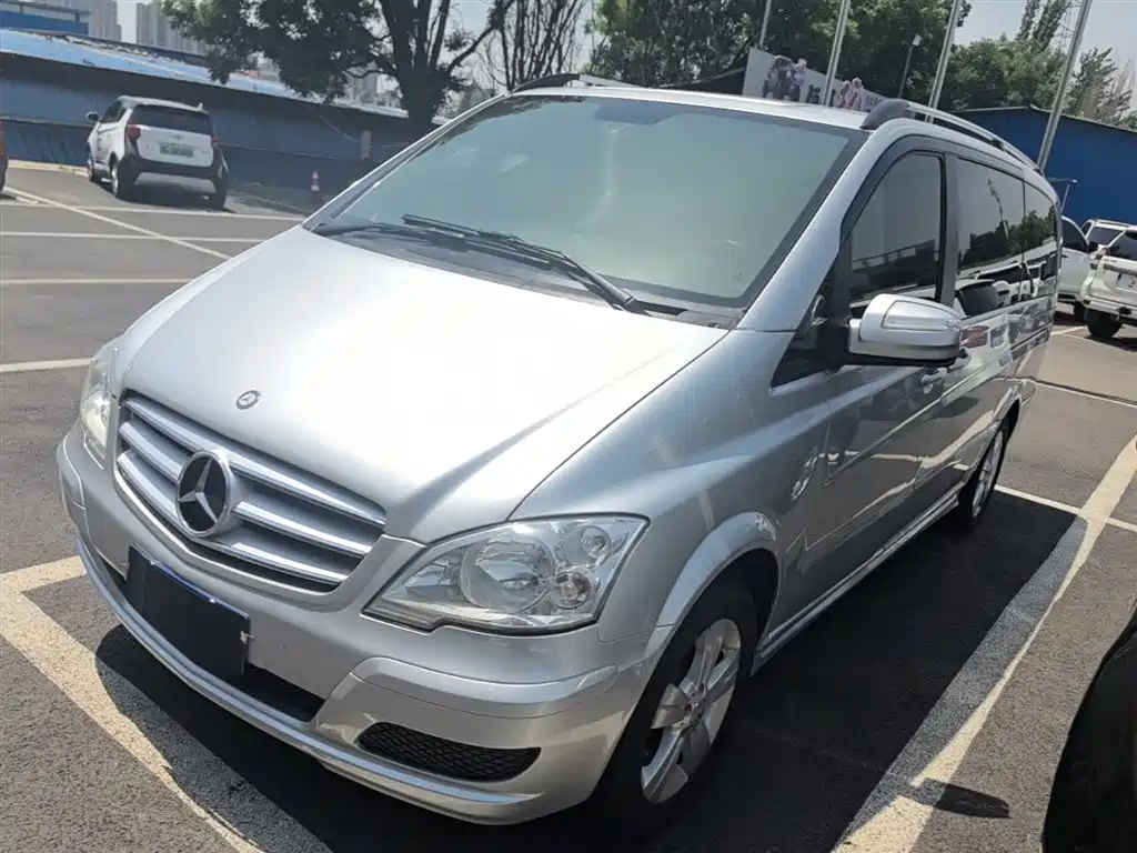 Mercedes-Benz Viano 2013 3.0L Comfort Edition фото 2