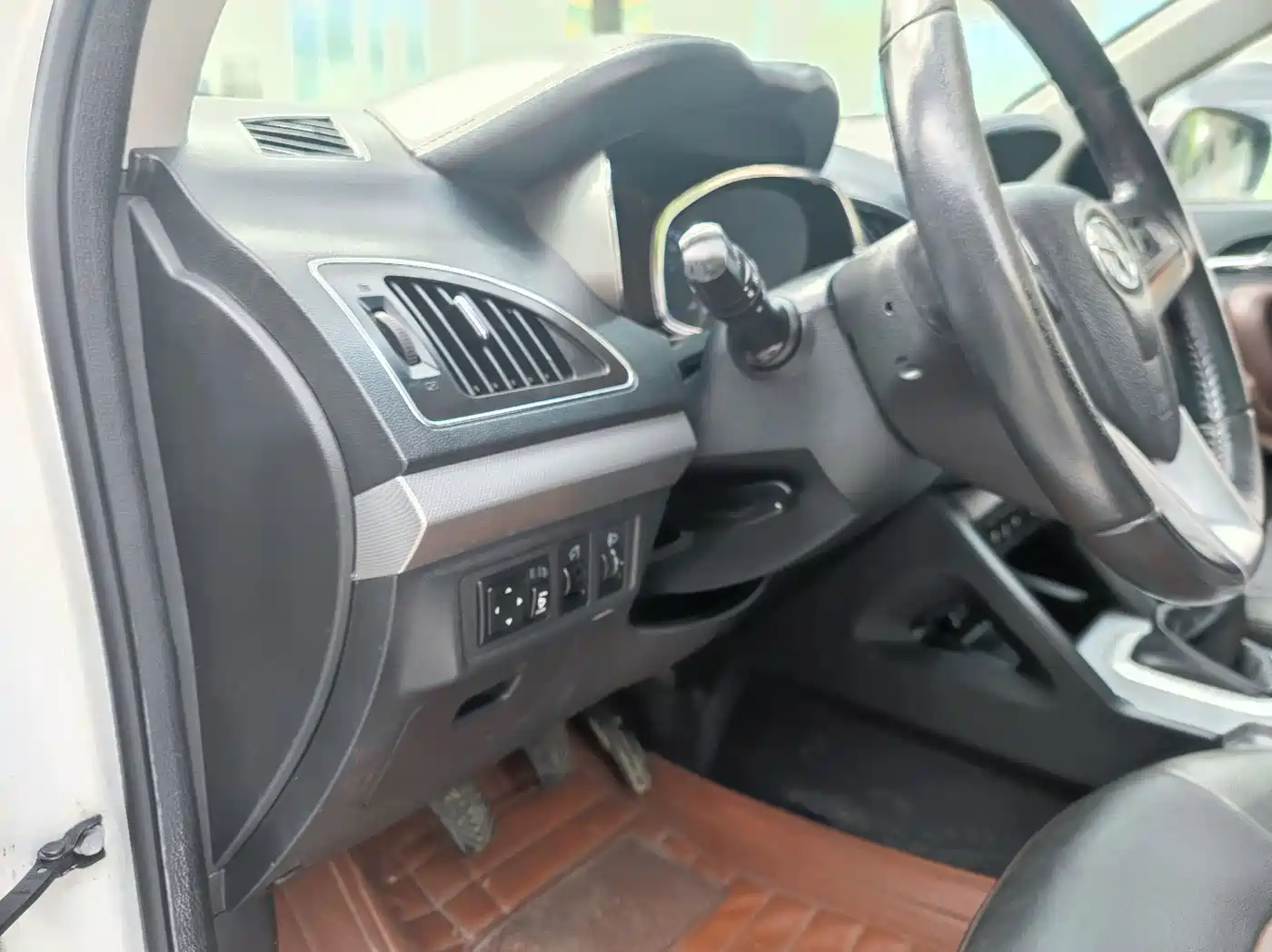 JAC Motors Refine S5 2015 2015 1.5T Manual Luxury Sport Edition