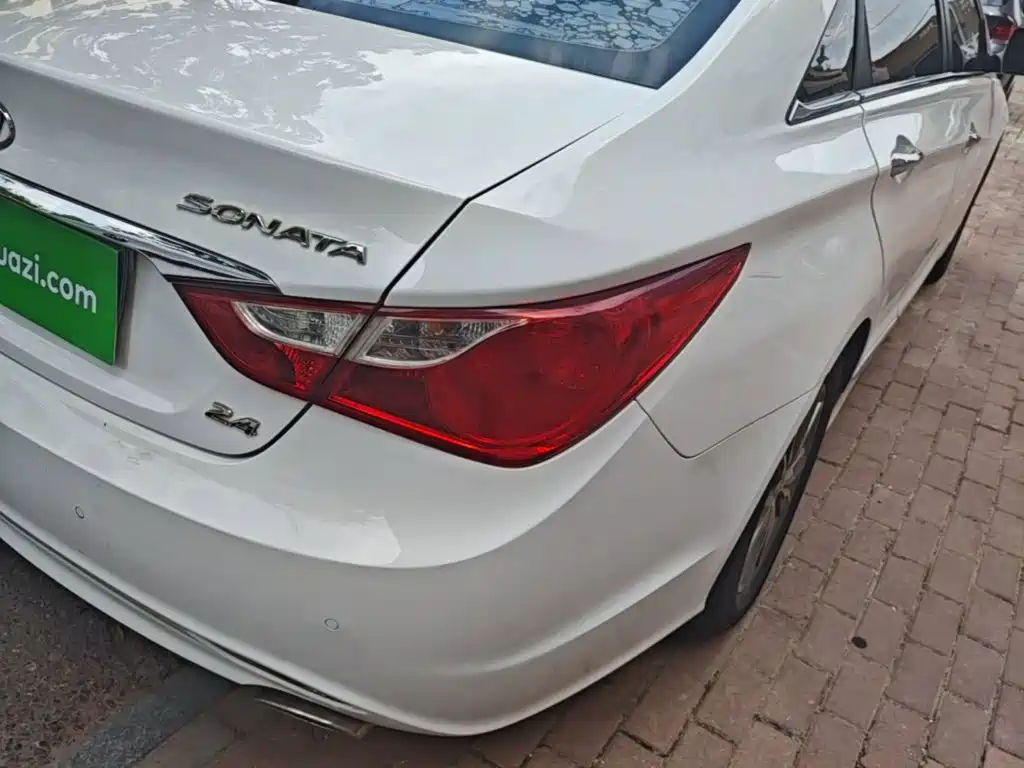 Фото 8 - Hyundai Sonata