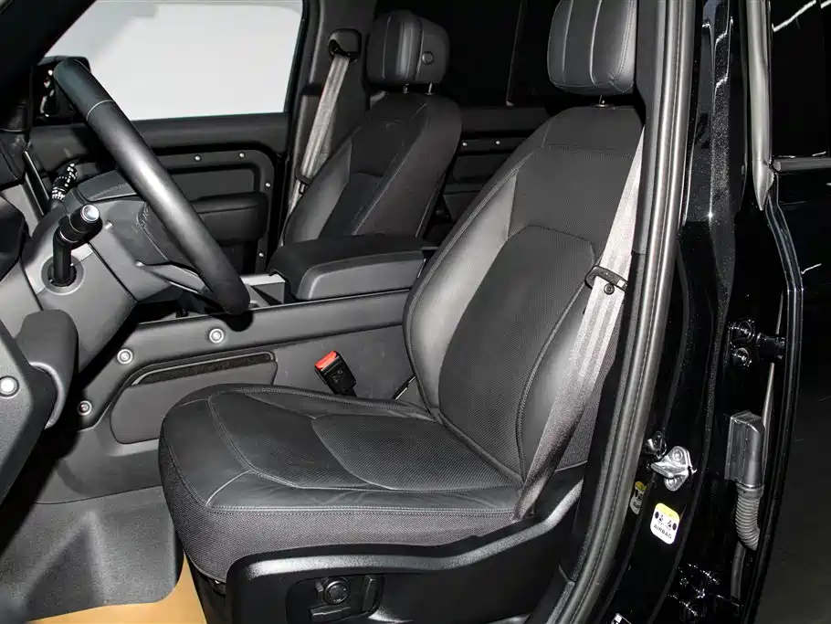 Land Rover Defender 2025 110 3.0T P400 -Dynamic HSE фото 18
