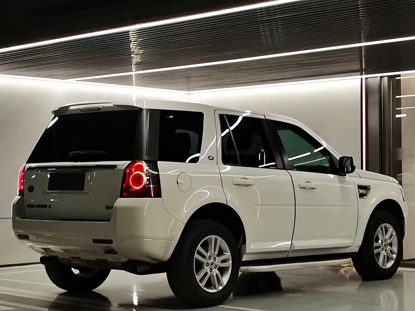 Land Rover Freelander 2 2014 2.0T Si4 SE Gasoline Edition фото 16