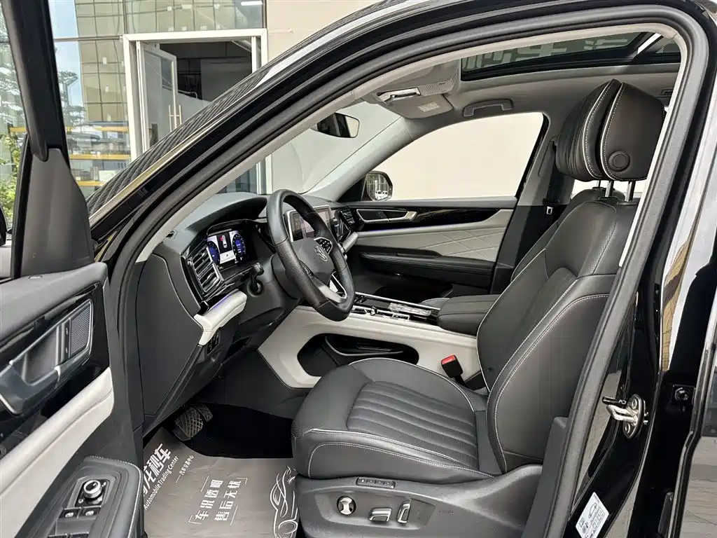 Volkswagen Teramont 2023 330TSI FWD Premium Luxury Edition фото 6