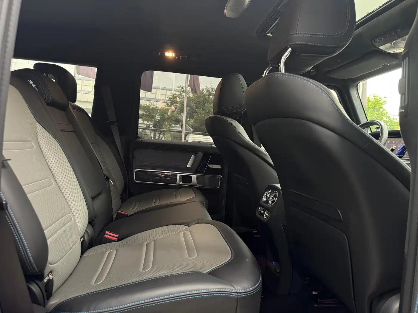 Mercedes-Benz G-Class New Energy 2025 G580 Launch Special Edition фото 18